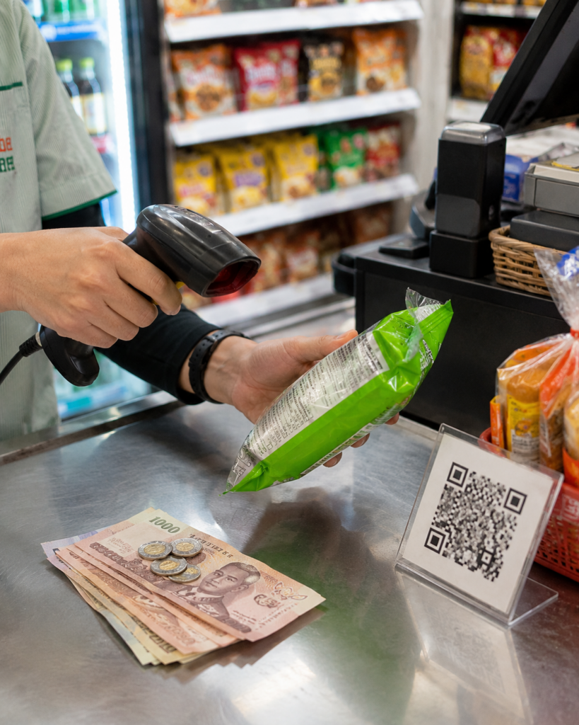 thailand-convenience-store-payment-counter