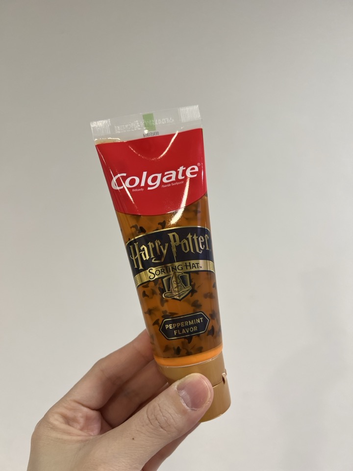 Colgate Sorting hat real 